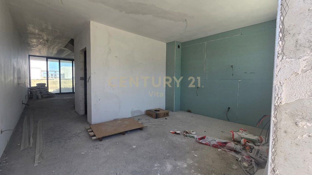 FOR SALE 1+1 WITH YARD IN " PORTO LALZI " HAMALLAJ !    215,000 €