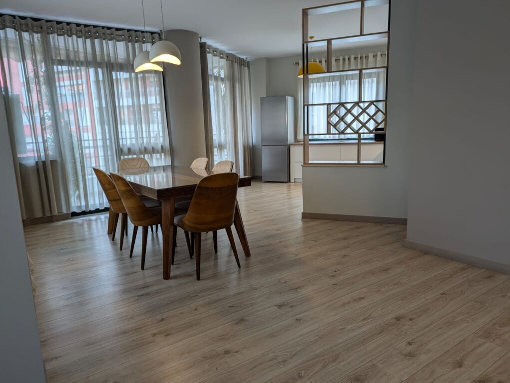 APPARTAMENTO 3+1+3 PIÙ PARCHEGGIO IN AFFITTO VICINO A NOBIS!
