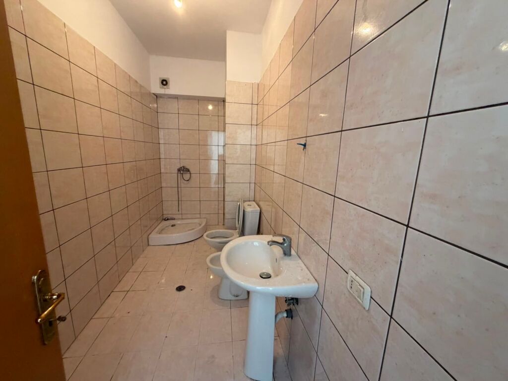 We sell 2+1 apartment Yzberisht at Bar Unik