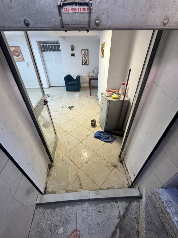Business premises for rent at Dinamo Stadium secondary road near Vena
