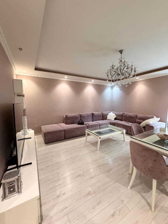 Appartamento 3+1+2 in vendita a Komuna e Parisit