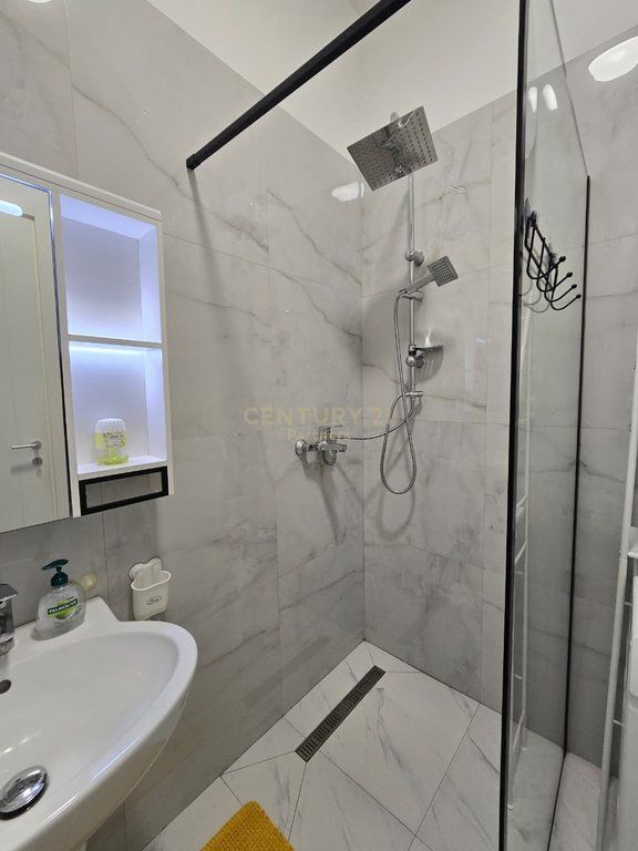 JEPET ME QIRA APARTAMENT 2+1+2 NË KOMPLEKSIN DELIJORGJI partners142995