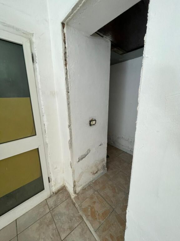 Negozio 1+1 in Affitto a Kryqi i Kuq, Durazzo