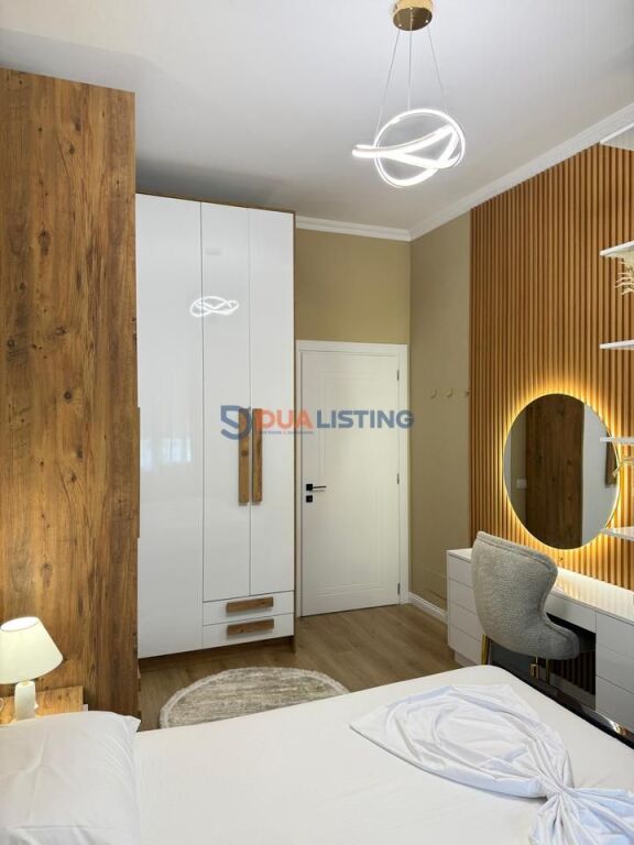 JEPET ME QIRA APARTAMENT 1+1 Xhamia, Kopshti Botanik!