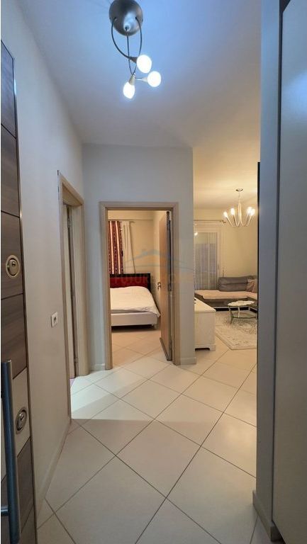 Shitet, Apartament 1+1, Rruga Bedri Karapici, Tirane .