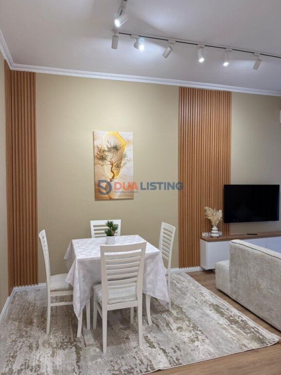JEPET ME QIRA APARTAMENT 1+1 Xhamia, Kopshti Botanik!