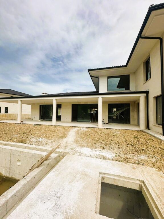 🏡 VILLA DI LUSSO IN VENDITA – VALLËS VIRIDI RESIDENCE, TEG