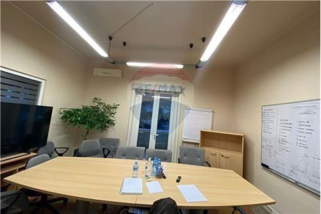 Ufficio - In Affitto - Via Brigada VIII, Tirana(ID: 530261070-233)