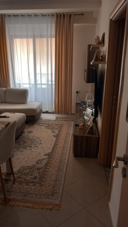 Shitet Apartament 2+1 te Bulevardi Zogu I 📍 Ndodhet pranë Ministrisë së Drejtësisë