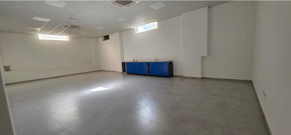 DELIJORGJI, VIA "KAVAJËS", EDIFICIO DI 4 PIANI IN AFFITTO! 13.500 € /Mese