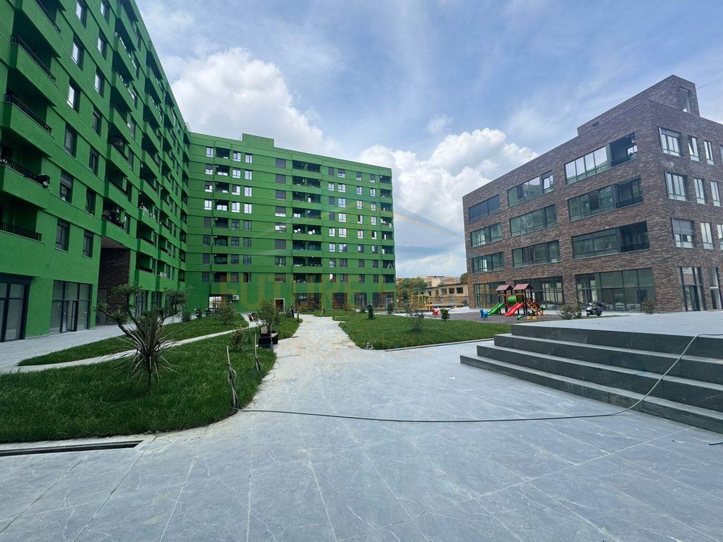 Shitet, Apartament 2+1+2, 5 Maj, Tirane.