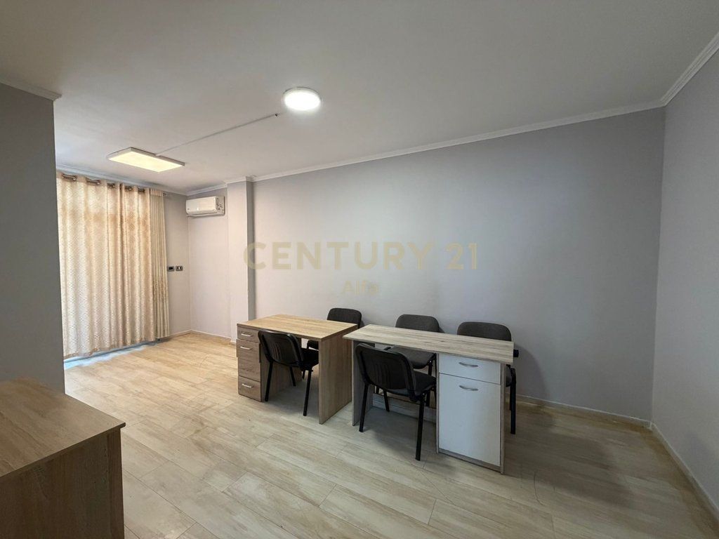 Premium Office 210 m² with Veranda and View of the Artificial Lake of Tirana – 5th Floor