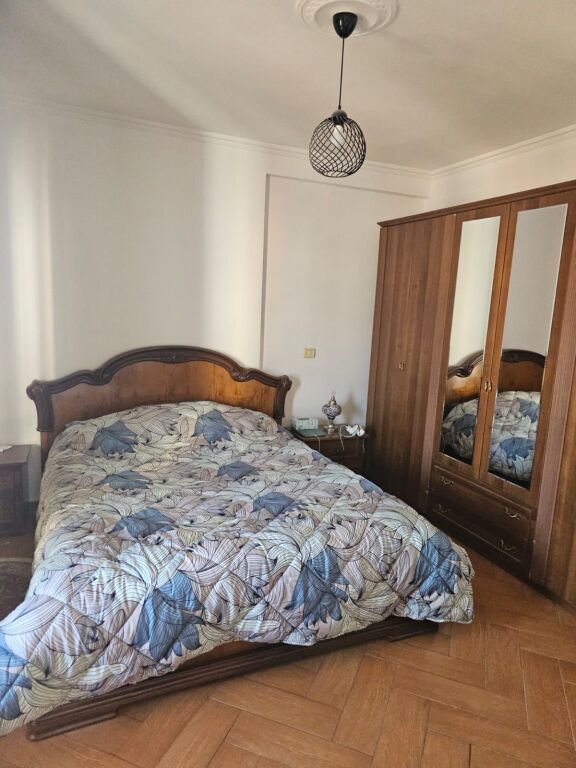 Apartament 2+1,Rruga e Barrikadave!