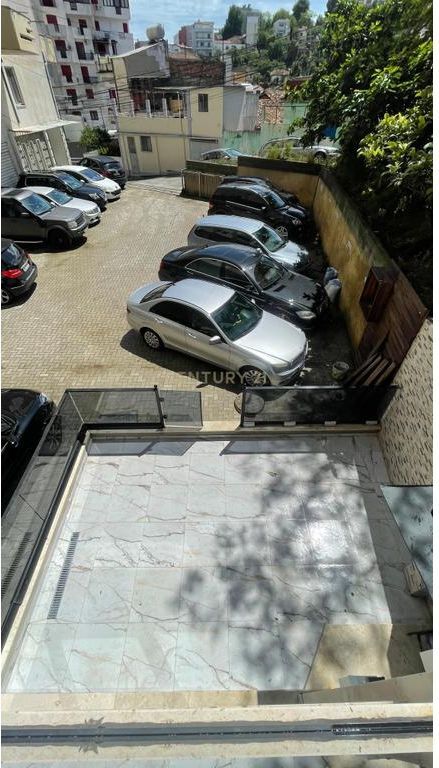 ESCLUSIVO APPARTAMENTO/DUPLEX IN VENDITA VICINO AL TRIBUNALE, DURRËS!        315.000 € 
