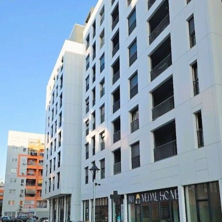 🏙️✨ VENDESI APPARTAMENTO 3+1+2 – Residenza Elbavo, Nuovo Viale ✨🏙️