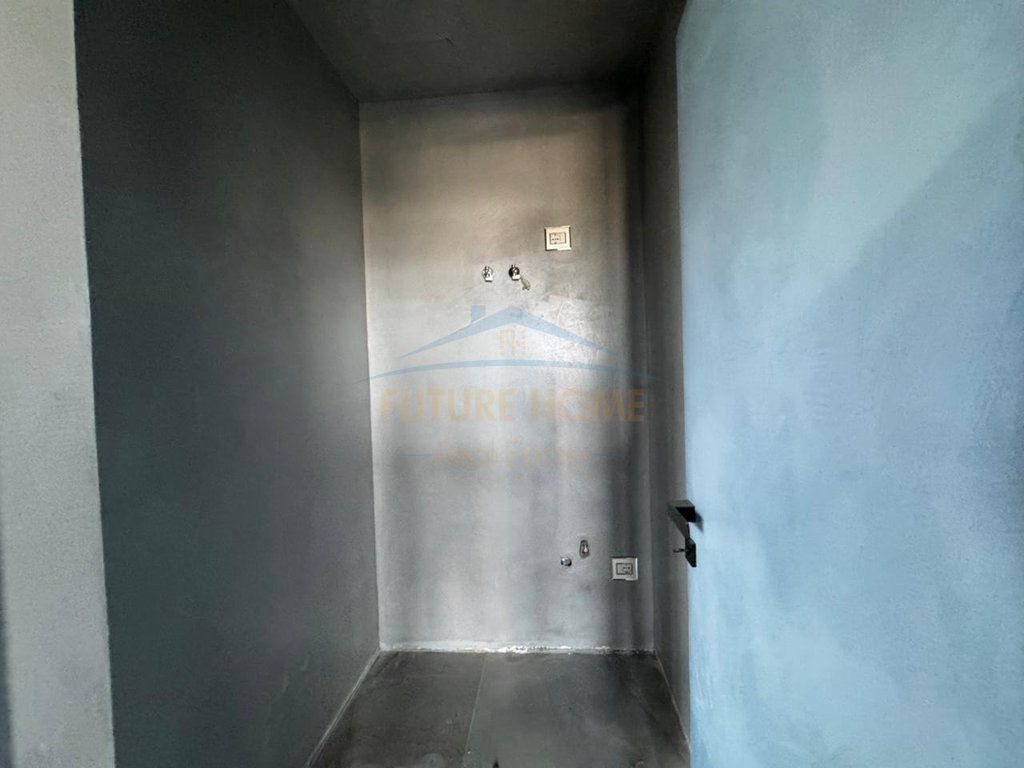 Shitet Apartament 2+1+2 , Lake View Residence, Tirane.