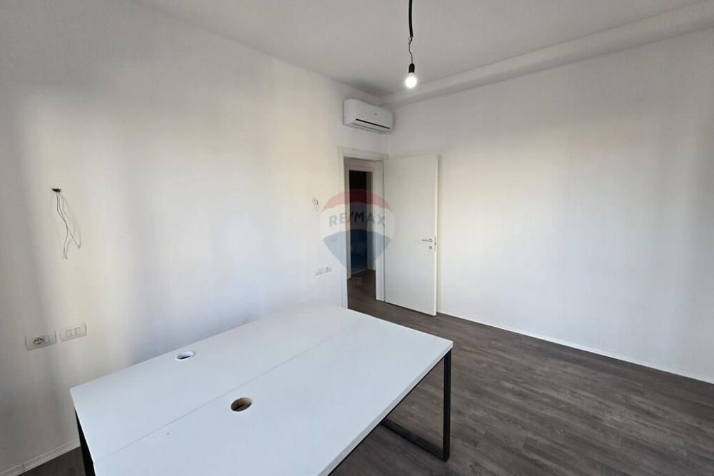 Ufficio in affitto presso Tirana Garden Building