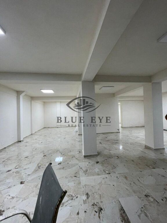 Shop 1+1 For Rent in Kryqi i Kuq, Durres