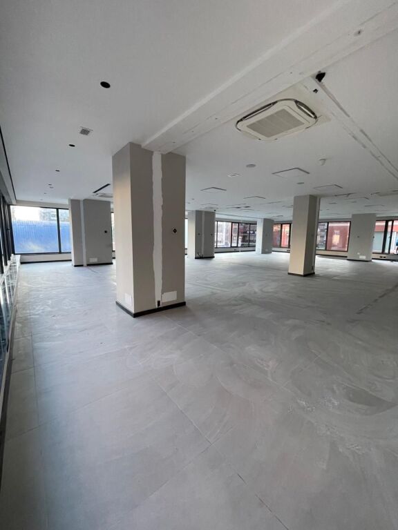 🏢 Spazio Commerciale Premium in Affitto – Complesso Delijorgji