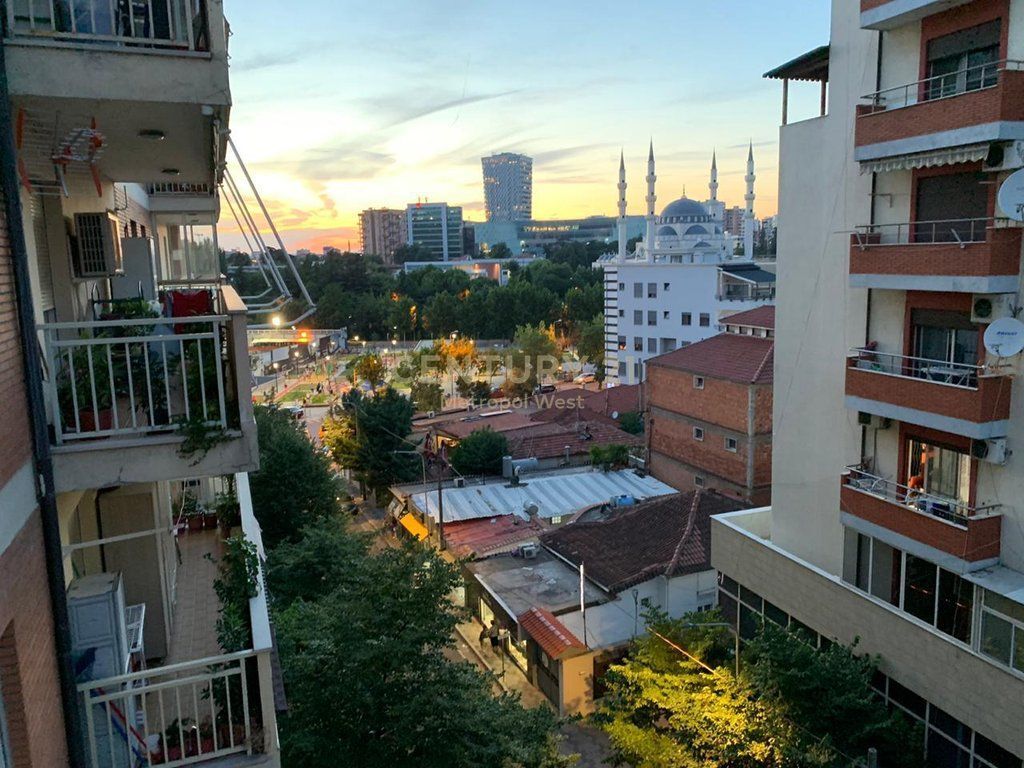 Appartamento 2+1 in Affitto in Via Elbasan 1.000 € /Mese