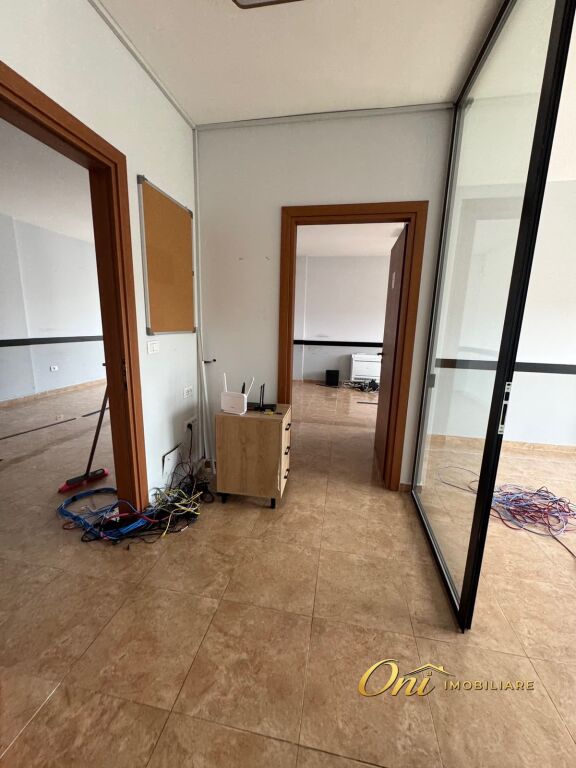 JEPET ZYRE ME QERA 175M2 BLLOK
