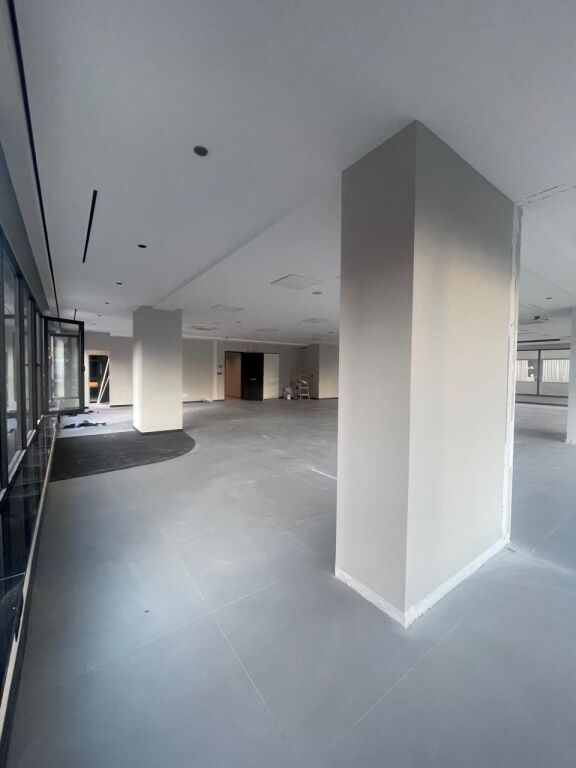 🏢 Spazio Commerciale Premium in Affitto – Complesso Delijorgji