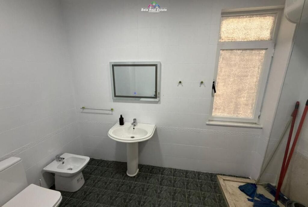 Apartament Me Qera 2+1 Tek Bulevardi Zogu I (ID B2201954) Tirane