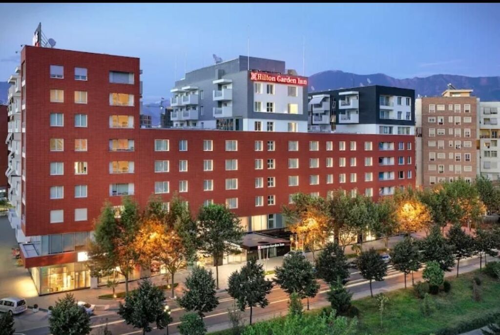 Jepet me qira ,dyqan kati 0,Hotel Hilton