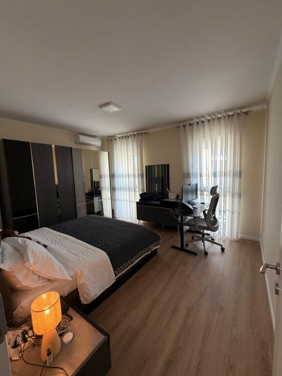 Jepet Me Qera Apartament 2+1+1 Ballkon