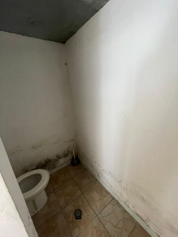 Negozio 1+1 in Affitto a Kryqi i Kuq, Durazzo