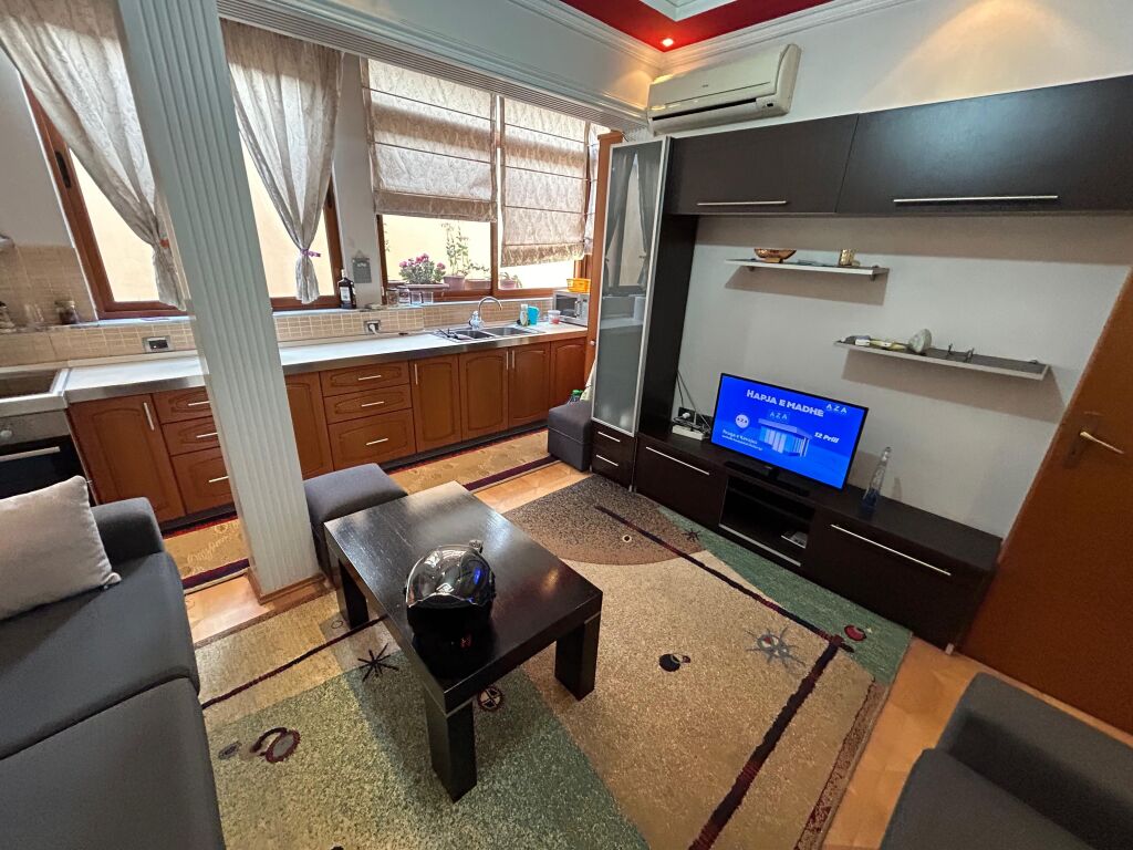 Apartament me qera 1+1 Shkolla Albanet
