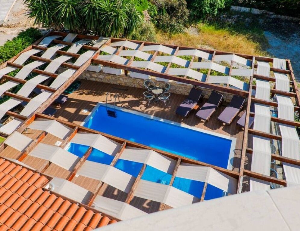 Hotel në shitje në Sarandë – Mundësi unike investimi pranë detit