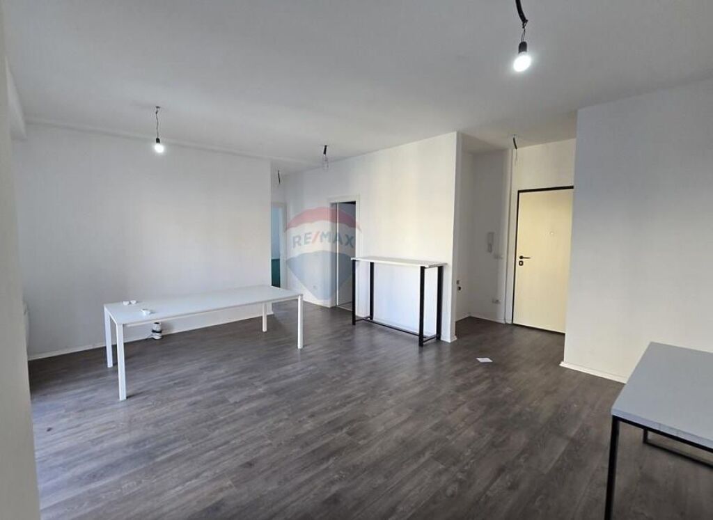 Ufficio in affitto presso Tirana Garden Building
