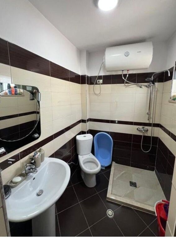 SHITET APARTAMENT 1+1+ VERAND NE LAPRAK!