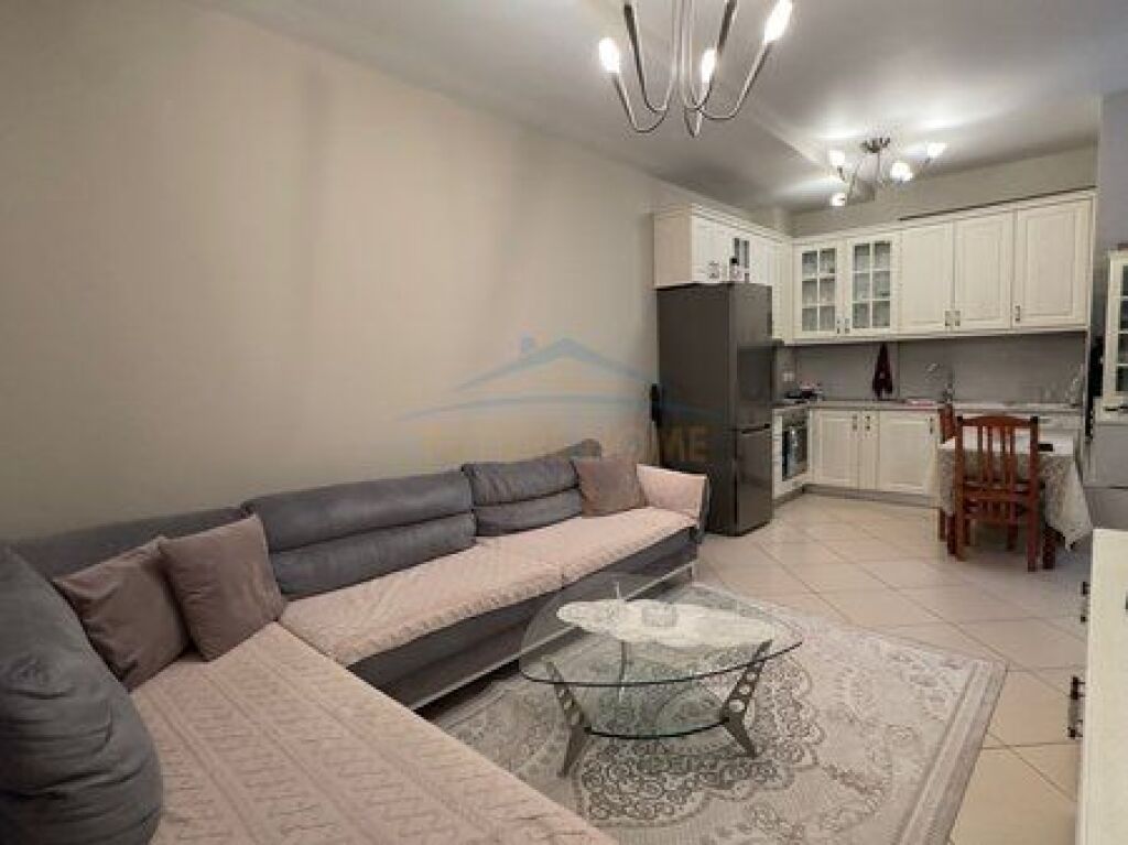 Shitet, Apartament 1+1, Rruga Bedri Karapici, Tirane .