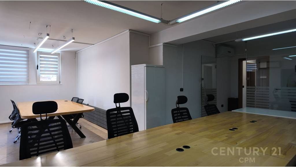 Prestigious Office for Sale in Block – Ideal for Business or Investment