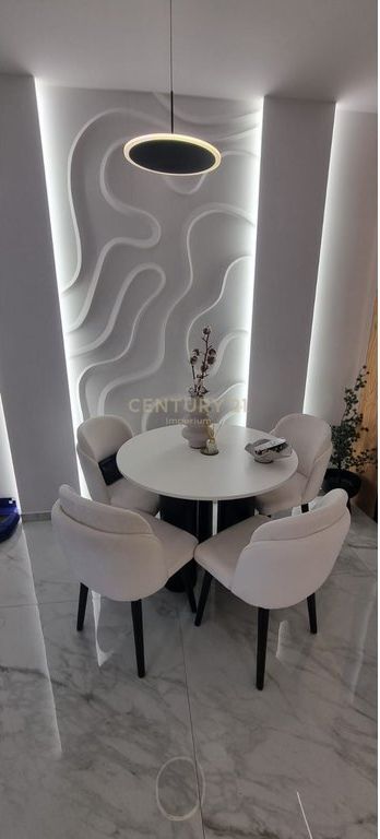Apartament 2+1+post parkimi me qira, përballë Kompleksit Deliorgji!