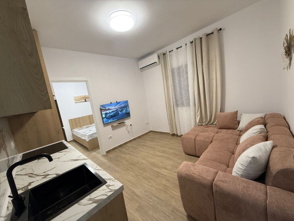 Jepet Me Qera Apartament 1+1