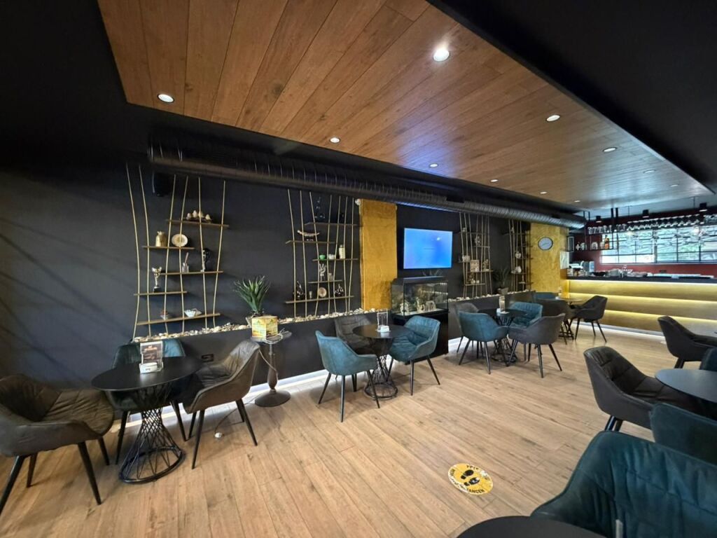 Bar Caffè in affitto presso il Palazzo con la Freccia.