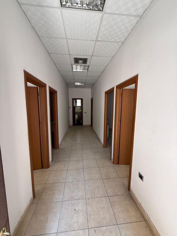 Ambient biznesi me qira tek Rruga e Elbasanit
