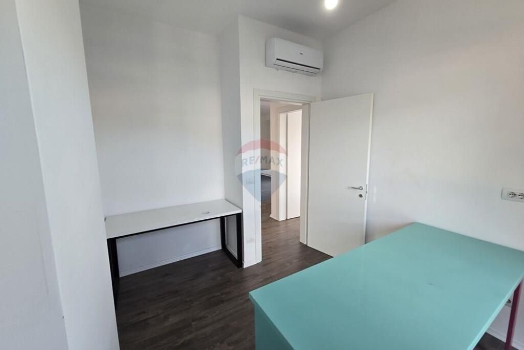 Ufficio in affitto presso Tirana Garden Building