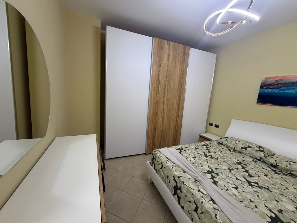 2+1,9 floors center,1000 euro ,parking 100 euro