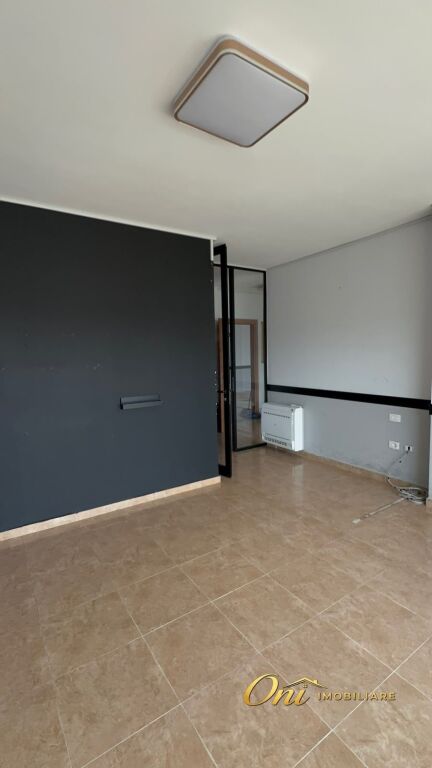 JEPET ZYRE ME QERA 175M2 BLLOK