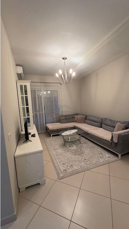 SHITET APARTAMENT 1+1,PRANE SPITALIT AMERIKAN 3