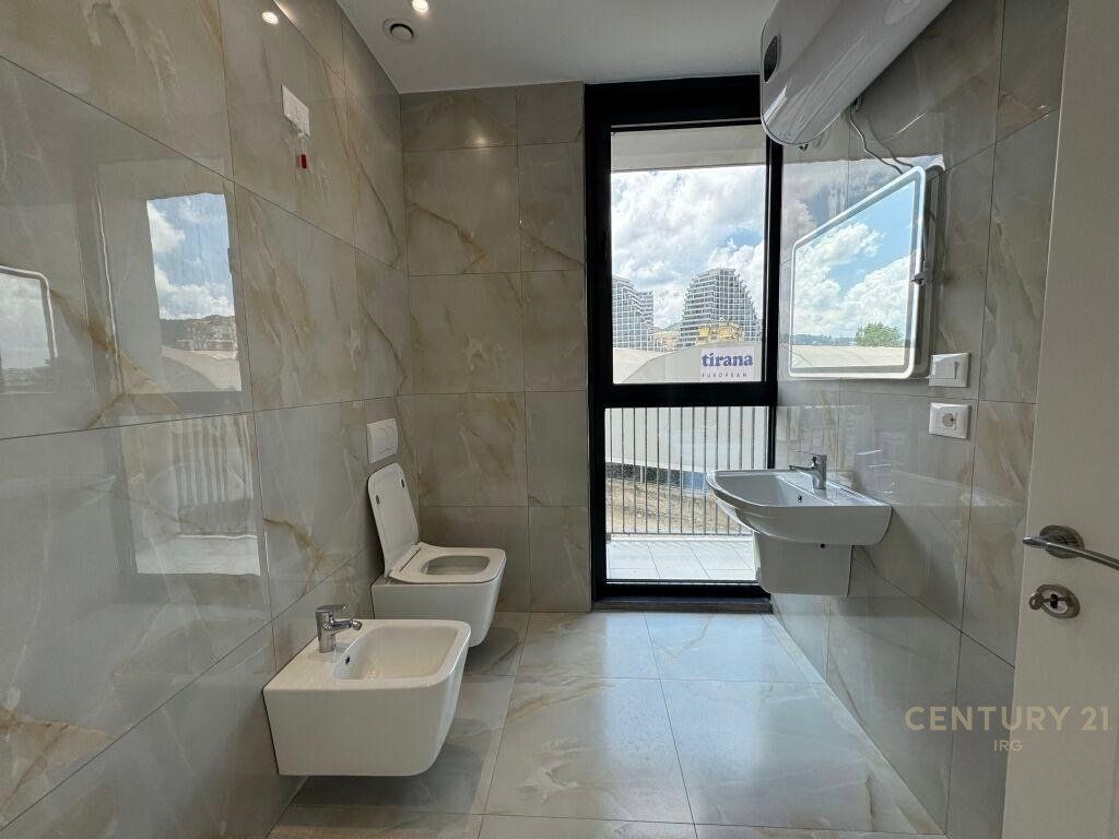 LOCALE PER UFFICIO IN AFFITTO 130M2  POSTO AUTO VICINO A VIA DEI COSOVARI
