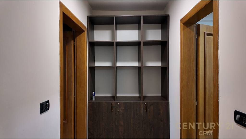 Prestigious Office for Sale in Block – Ideal for Business or Investment