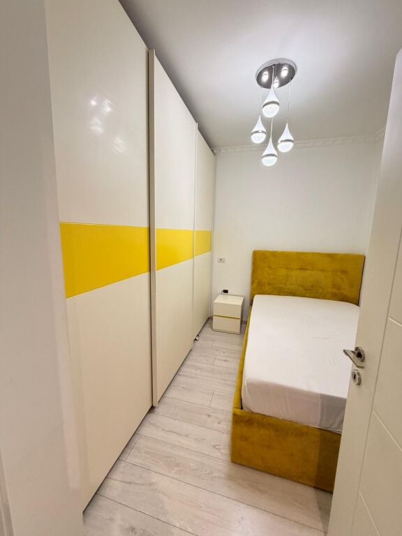 Appartamento 3+1+2 in vendita a Komuna e Parisit