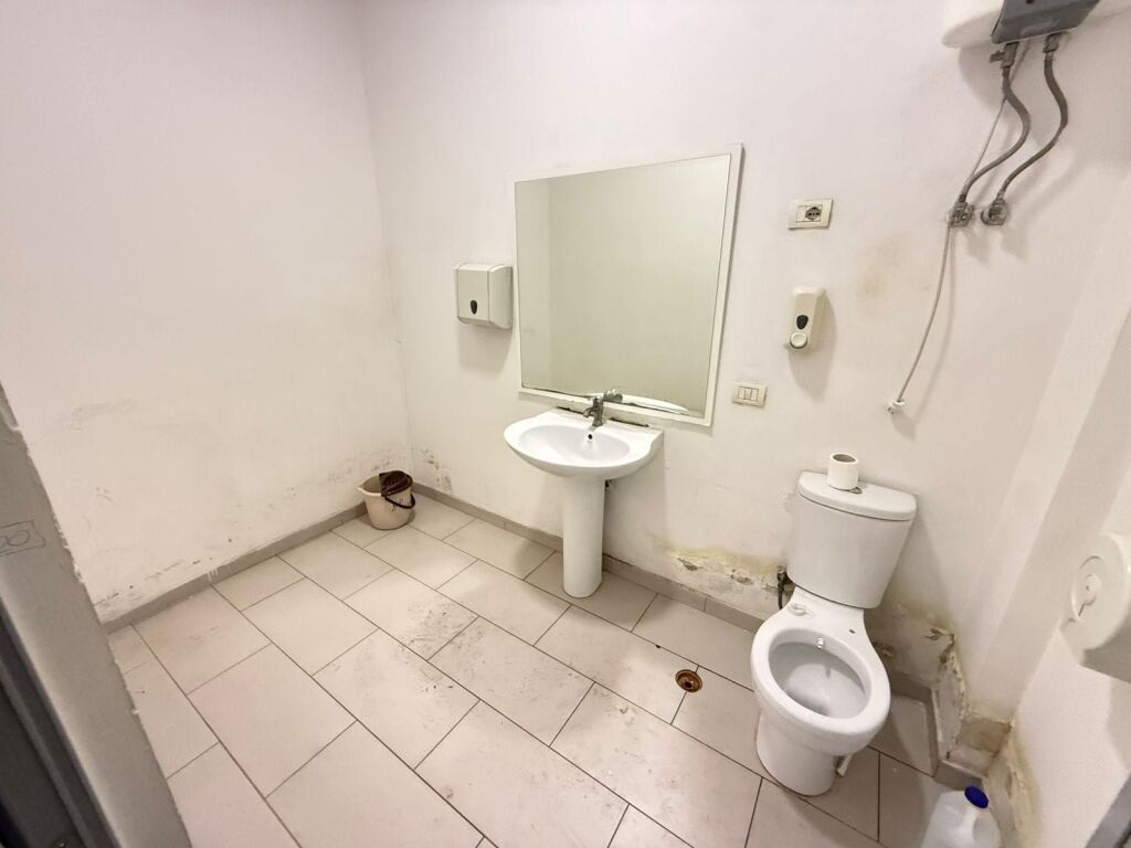 Dyqan Me Qera Tek Komuna e Parisit (ID BD21911) Tirane