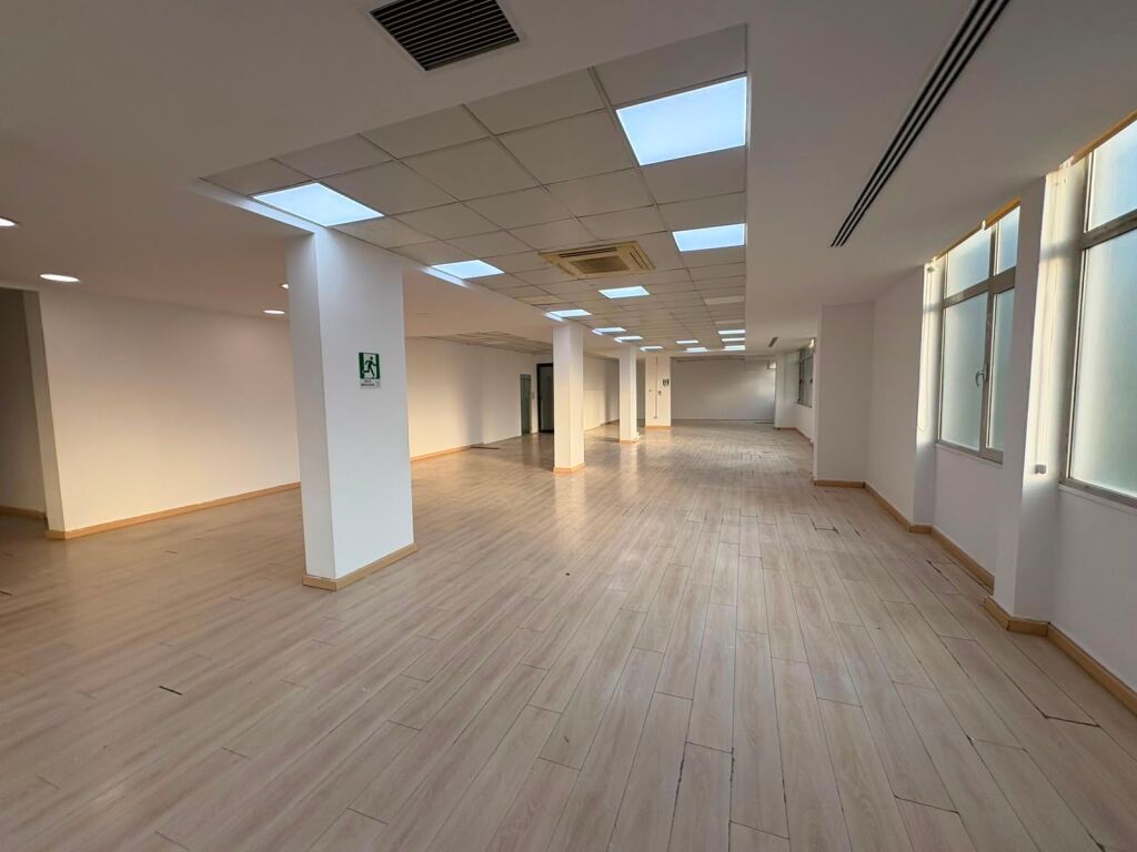 Locale commerciale in affitto, Bllok