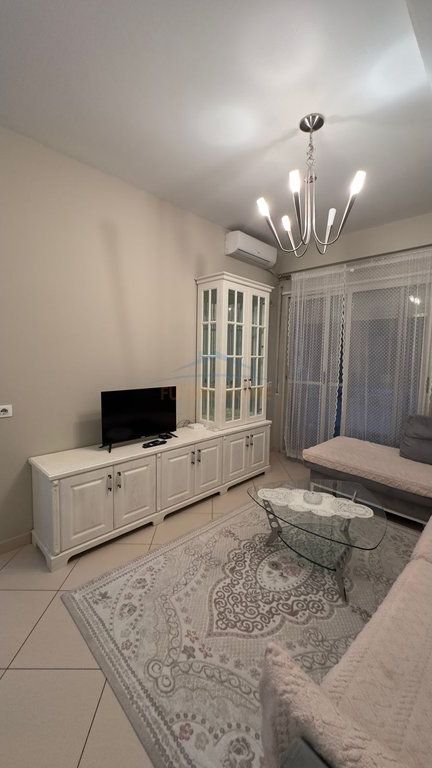 Shitet, Apartament 1+1, Rruga Bedri Karapici, Tirane .